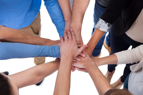 38 Amazing Team Building Activities Your Employees Will Love (+How to Play)