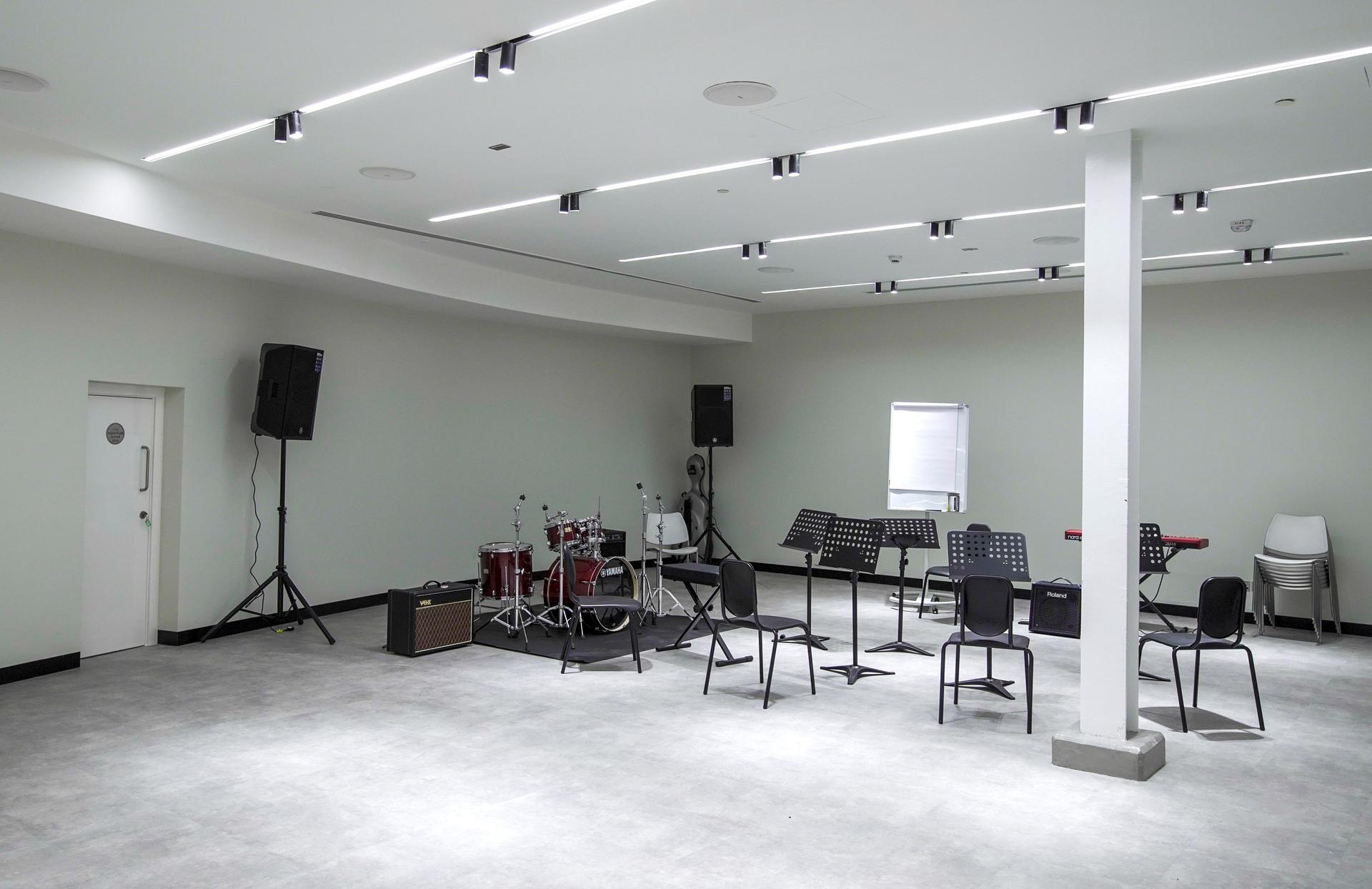 Abu Dhabi Berklee Music Teambuilding Studio